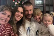 Família reunida! Maria Manoela chamou atenção nas redes ao mostrar o sorriso banguela