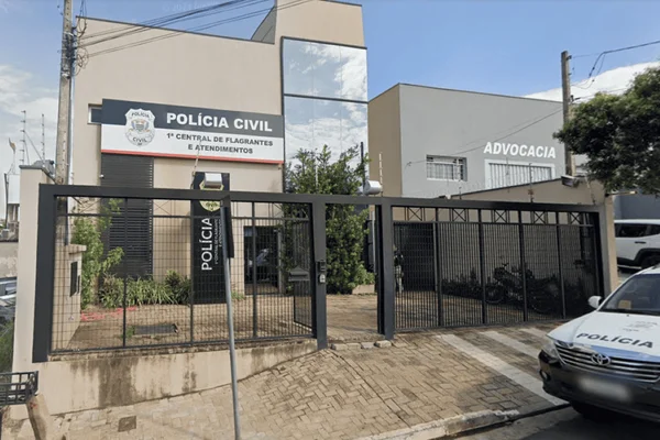 Imagem colorida da fachada da Central de Flagrantes de São José do Rio Preto - Metrópoles