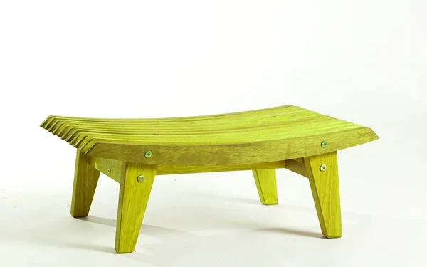 Banquinho de madeira da Idea Store. De R$298 por R$ 197,30 no <a href="https://www.ideastore.com.br/" target="_blank">da marca</a> Banquinho de madeira da Idea Store. De R$298 por R$ 197,30 no <a href="https://www.ideastore.com.br/" target="_blank">da marca</a>