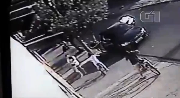 Bebê esquecido dentro de um carro por cuidadora em Bauru, interior de SP
