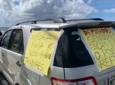 Na BA, apoiadores de Bolsonaro dizem: “Vírus está no Congresso”