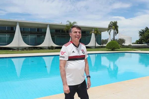 Bolsonaro deseja feliz Natal mesmo sem carne para algumas pessoas