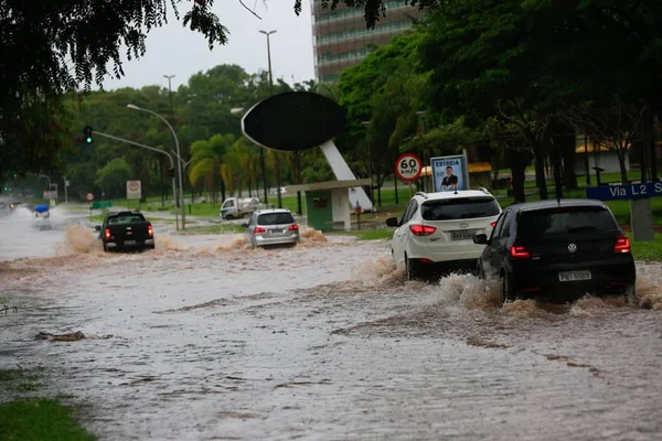 Ibaneis quer destravar Drenar DF para reduzir estragos das chuvas