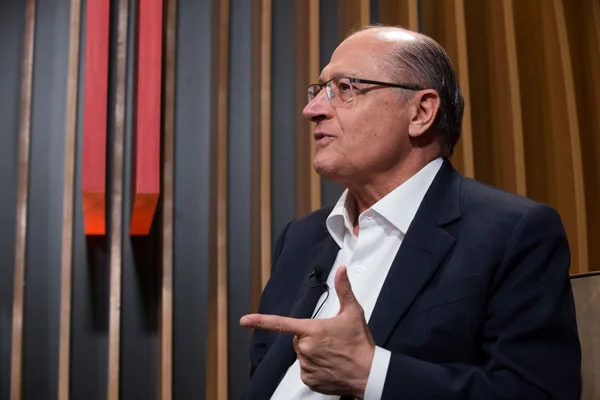 Bolsonaro e PT são iguais, diz Alckmin em entrevista ao Metrópoles