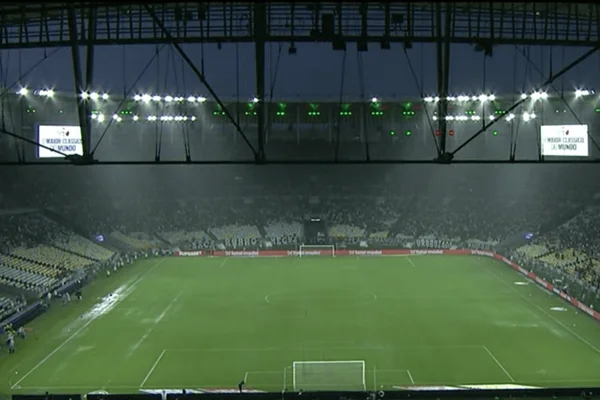 Chuva no Maracanã no clássico entre Fluminense x Flamengo