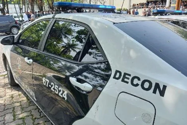Policiais civis da Delegacia do Consumidor (Decon)