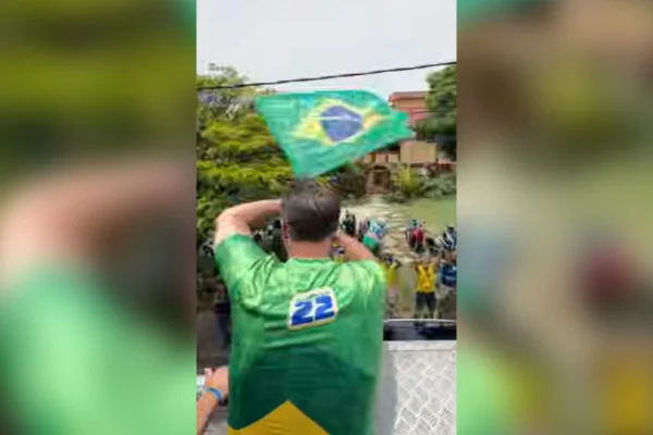 No último dia de campanha, Lula e Flávio lotam ruas em atos no Rio e em BH - destaque galeria No último dia de campanha, Lula e Flávio lotam ruas em atos no Rio e em BH - destaque galeria