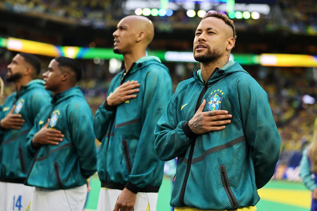 Neymar entra em campo pela 1ª vez com a Seleção Brasileira na Copa