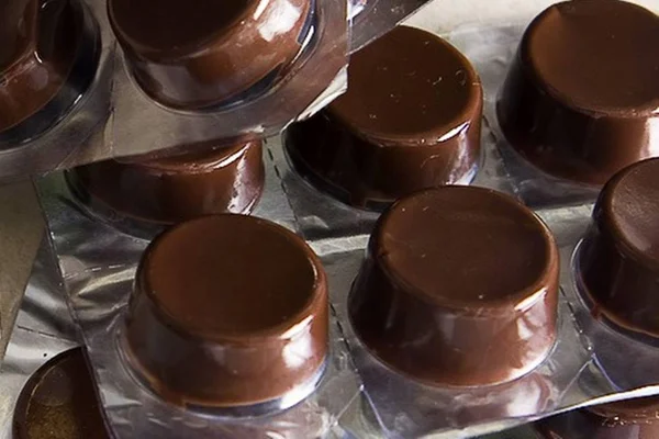 Chocolate promete tirar vontade de comer doce e diminuir TPM