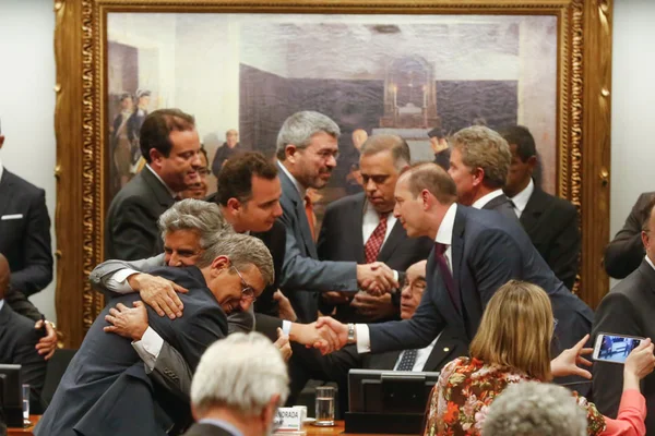 Deputados cometem equívocos ao debater nova denúncia contra Temer