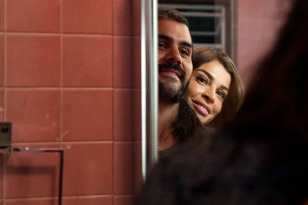 O Outro Lado: com final feliz, Lívia e Mariano comemoram gravidez
