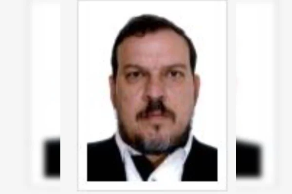 Advogado preso com bombeiro que baleou mulher paga fiança de R$ 14 mil