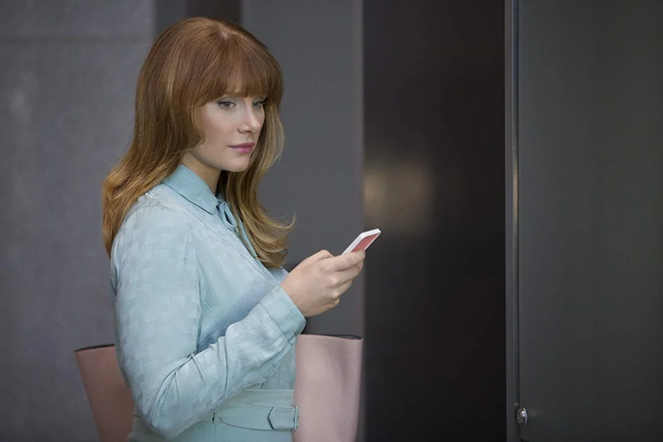 <b>Queda Livre (Temporada 3, episódio 1):</b> Uma mulher (Bryce Dallas Howard) desesperada para ser notada nas mídias sociais acha que tirou a sorte grande ao ser convidada para um casamento luxuoso, mas nem tudo sai como planejado. Assista ao <a href="https://www.youtube.com/watch?v=jDiYGjp5iFg" target="_blank" rel="noopener">trailer</a> <b>Queda Livre (Temporada 3, episódio 1):</b> Uma mulher (Bryce Dallas Howard) desesperada para ser notada nas mídias sociais acha que tirou a sorte grande ao ser convidada para um casamento luxuoso, mas nem tudo sai como planejado. Assista ao <a href="https://www.youtube.com/watch?v=jDiYGjp5iFg" target="_blank" rel="noopener">trailer</a>