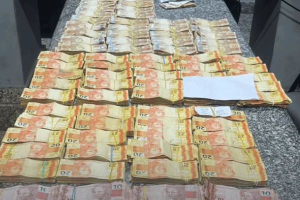 Homem tenta subornar PM e é preso com R$ 248 mil na zona norte de SP