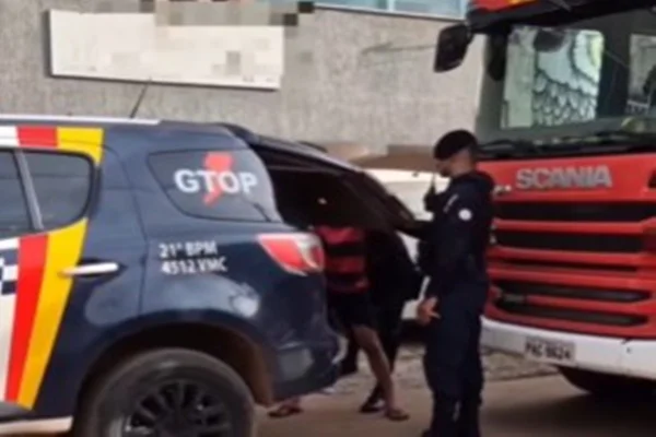 Mulher agredida por companheiro revida e esfaqueia homem; PCDF apura