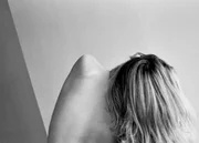 Sasha aparece de topless em cliques de amiga fotógrafa - imagem 4