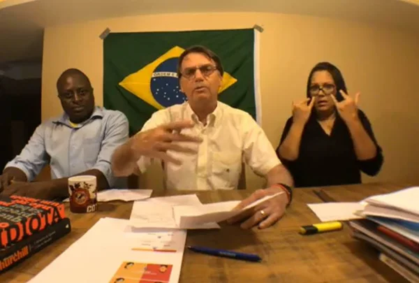 Bolsonaro dá bronca em deputados eleitos e pede mais engajamento