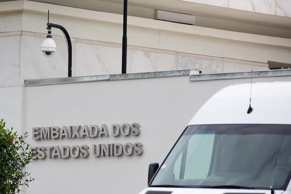 Deputado pede apuração de abusos contra brasileiros deportados dos EUA