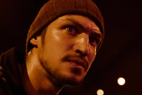 Gabriel Leone se consolida com grandes papéis no cinema e streaming