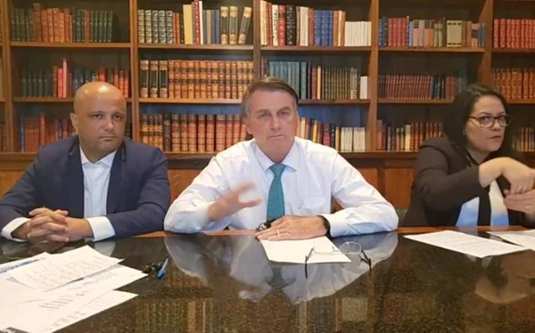 Após PMs mortos, Bolsonaro critica Fachin: “Soltou 30 mil vagabundos”