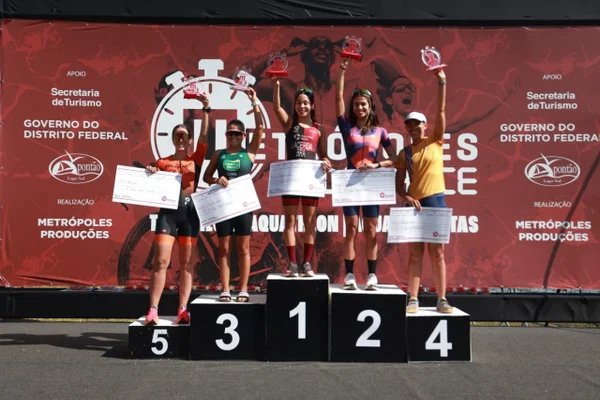 Metrópoles Endurance: confira os pódios do 2º dia de prova - destaque galeria