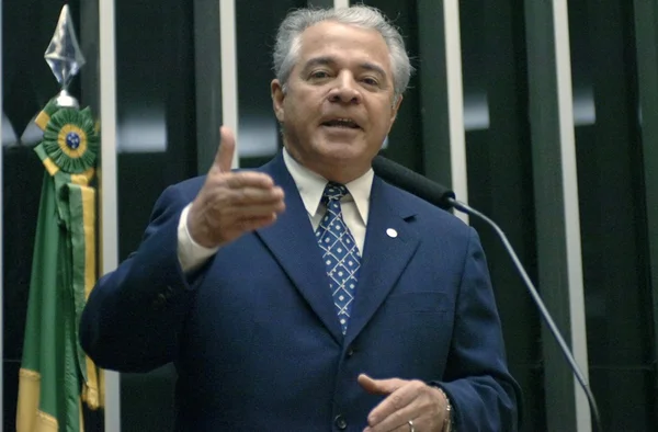 Neudo Campos, ex-governador de Roraima, consegue habeas corpus e escapa da prisão imediata