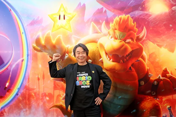 Imagem colorida mostra Shigeru Miyamoto na premiere do filme Super Mario Bros, em 2023 - Metrópoles