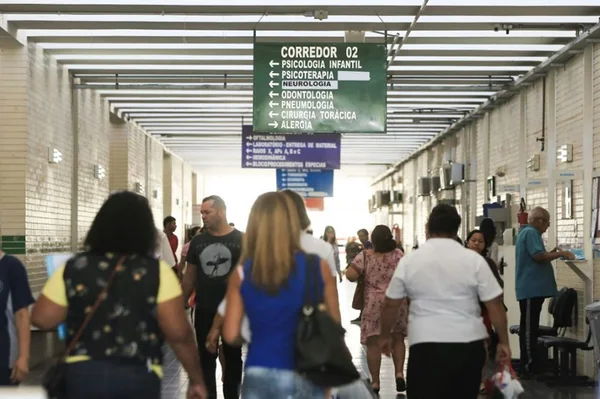 Saúde ignora MP e dá prazo para servidores optarem por ficar no Base
