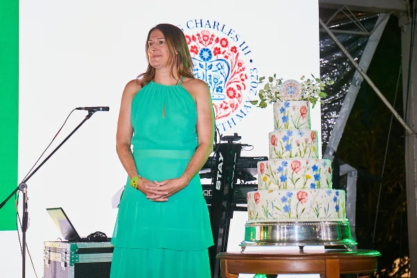 Embaixada do Reino Unido celebra coroação do rei em evento prestigiado