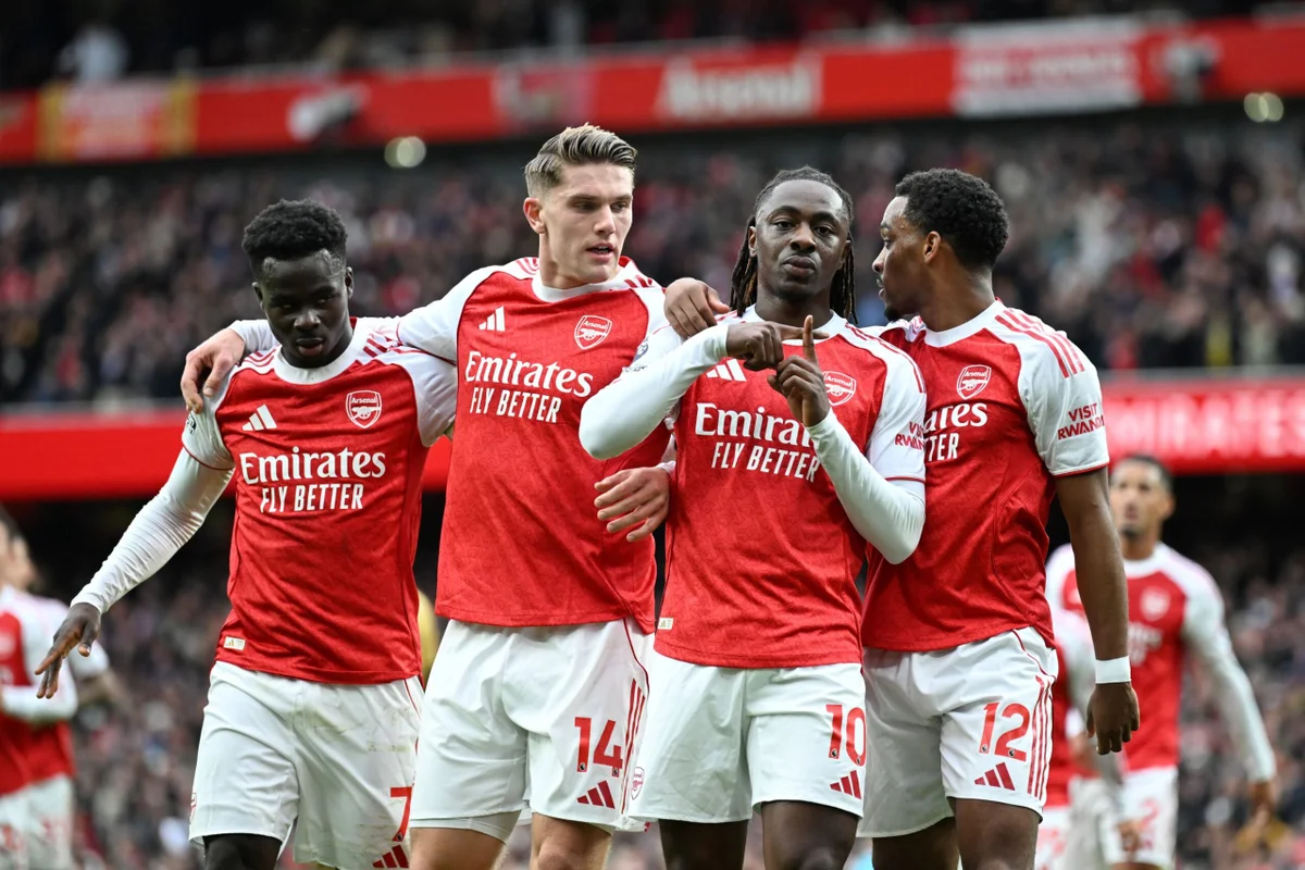 Arsenal vence e crava liderança; veja os resultados da Premier League 1 eberechi eze arsenal