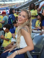 Letícia Carvalho Letícia Carvalho