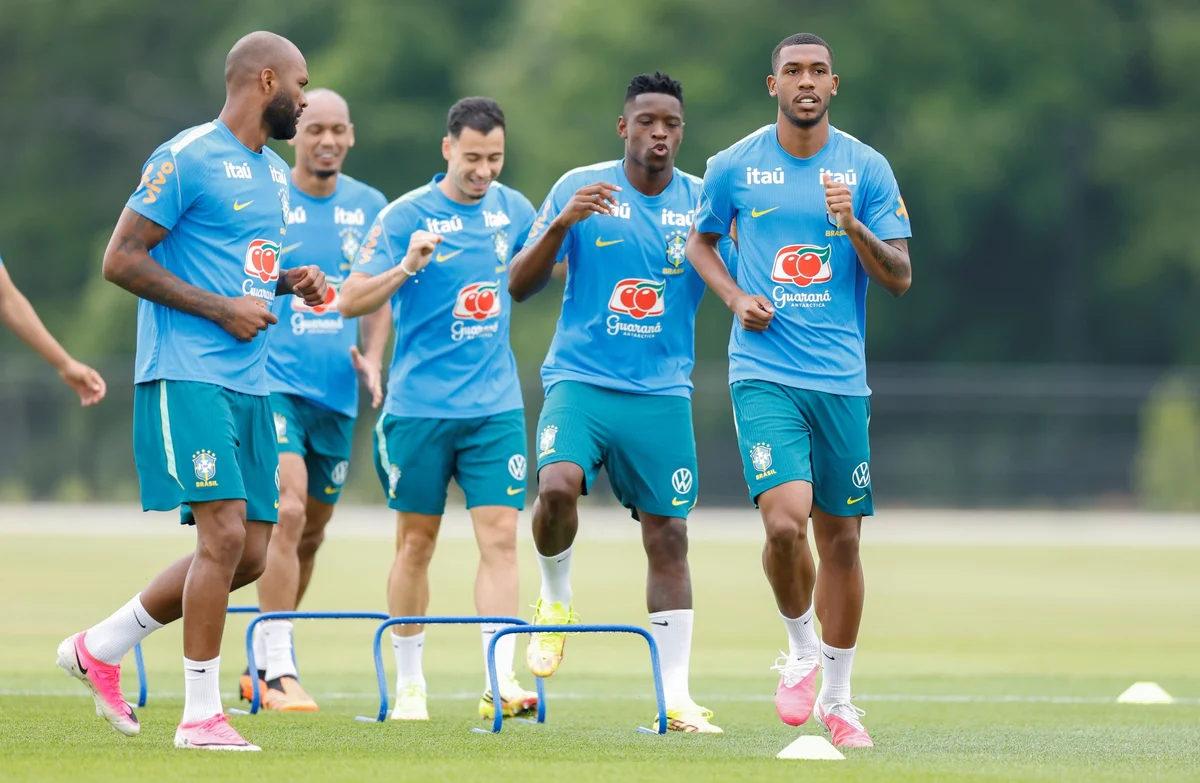 Seleção Brasileira realizou treino nesta segunda-feira (22/6) Seleção Brasileira realizou treino nesta segunda-feira (22/6)