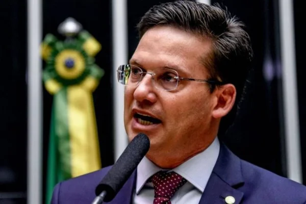 Deputada Roberta Roma é internada na UTI após sofrer infarto em campanha - destaque galeria
