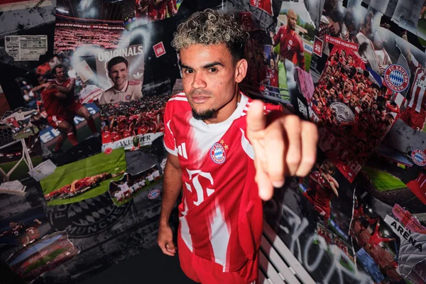 Foto colorida de Luis Díaz, novo atacante do Bayern de Munique - Metrópoles