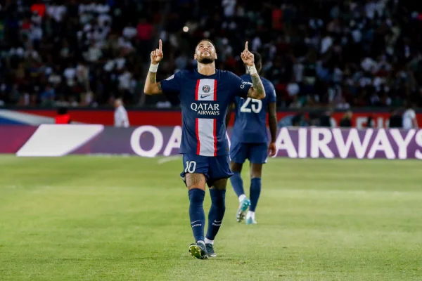 Neymar marca duas vezes e PSG vence mais uma no Campeonato Francês