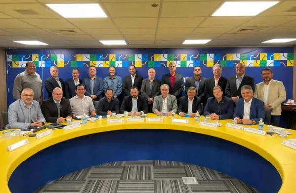 Rebeldes criam a “Liga Forte” e travam de vez a Liga do Brasil