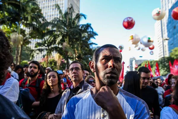Manifestantes pedem melhores condições de trabalho na América do Sul