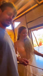 Dado Dolabella e Marcela Tomaszewskil estão viajando juntos