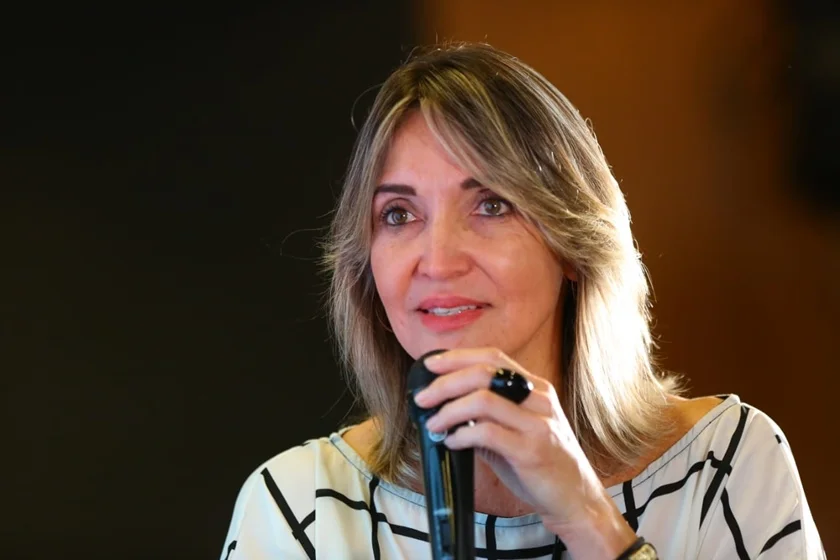 Rosilene Cprrêa é diretora do Sindicato dos Professores Rosilene Cprrêa é diretora do Sindicato dos Professores