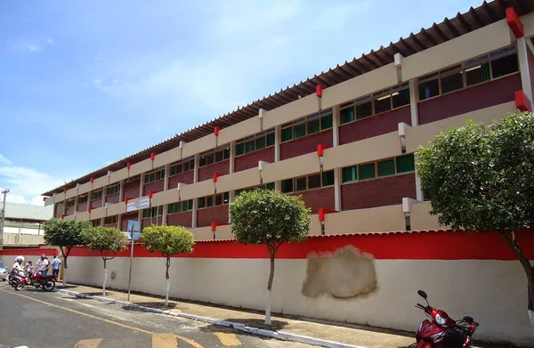 Escola Municipal Floriano de Carvalho, em Itumbiara, Goiás