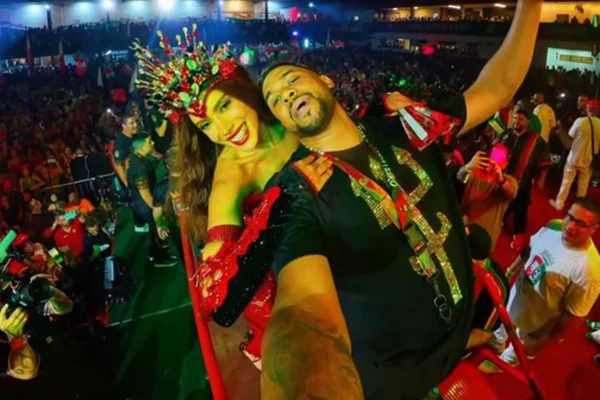 “De outras vidas”, diz Mestre Fafá sobre conexão com Anitta na Grande Rio - destaque galeria “De outras vidas”, diz Mestre Fafá sobre conexão com Anitta na Grande Rio - destaque galeria