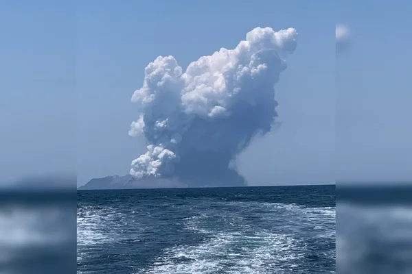 Erupção de vulcão em ilha na Nova Zelândia deixa mortos e feridos