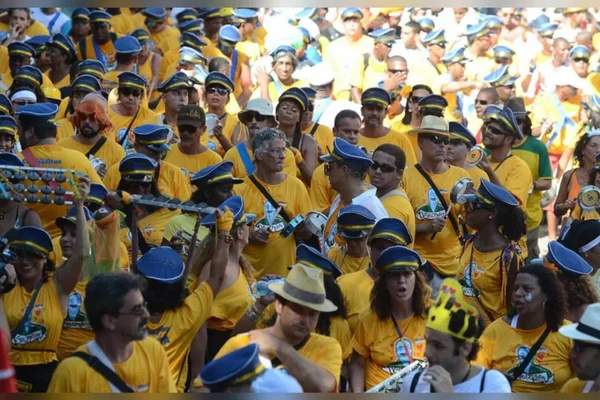 Bateria do Bloco Carmelitas, no Rio de Janeiro