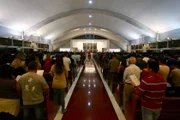 A igreja ficou cheia de amigos e parentes da estudante de enfermagem