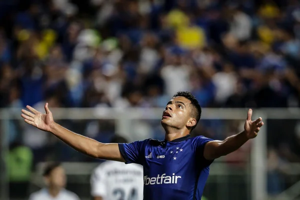 Cruzeiro enfrenta Náutico com risco de dar adeus à Copa do Brasil