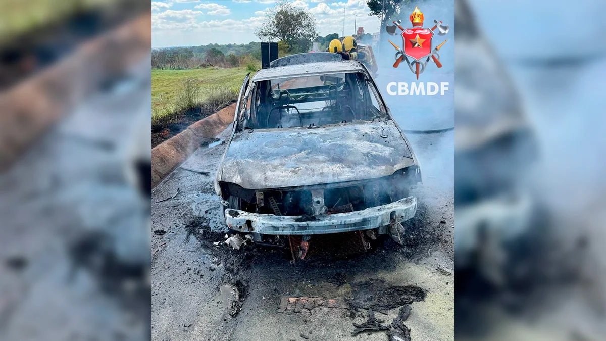 Carro é destruído por incêndio em rodovia no Núcleo Rural Ponte Alta