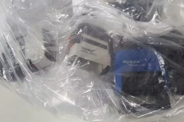 Carimbos de médicos eram usados para receitar “maconha líquida”