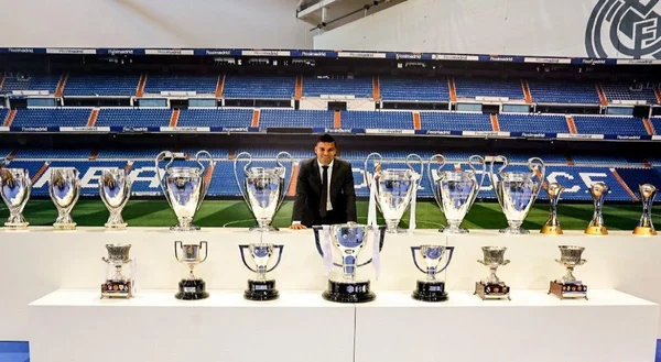 Imagem colorida da despedida de Casemiro