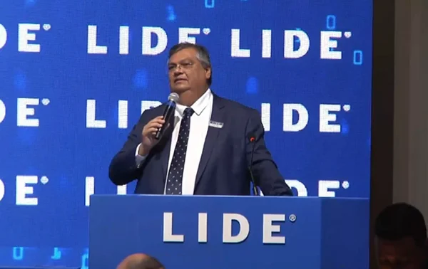 Imagem colorida do ministro da Justiça, Flávio Dino