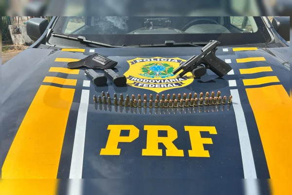 AgroBrasília: homem é preso com pistola e munições na BR-251